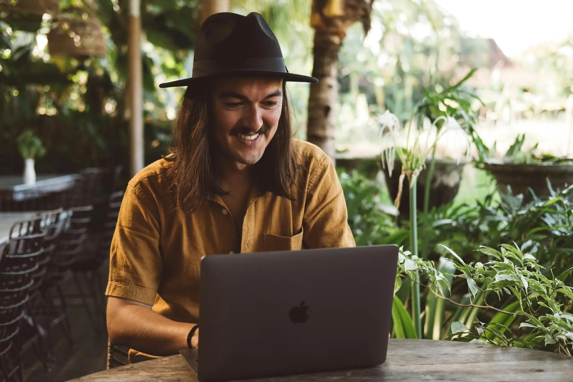 Garden workspace freedom